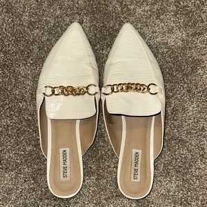 Steve Madden Cream Mules with Gold Chain